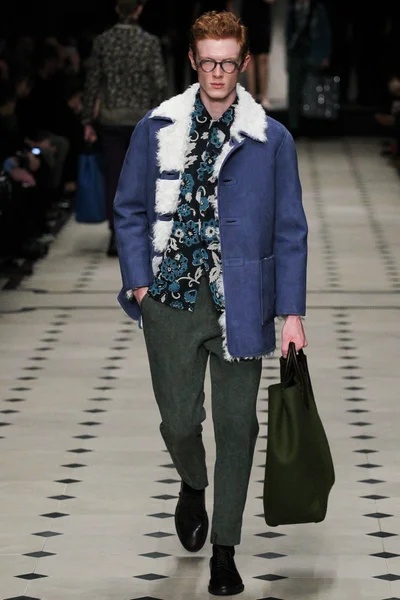 Look 12